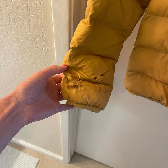 Uniqlo kids Yellow Puffer Jacket - Picture 5 of 6